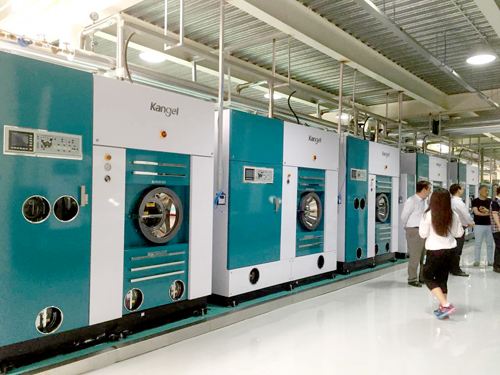 上海干洗設(shè)備哪家好?康潔干洗設(shè)備更放心。